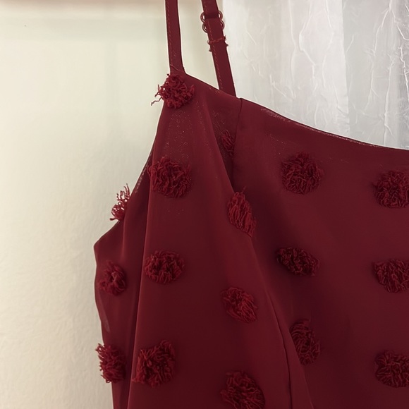 Francesca’s mi ami Medium tiered burgundy midi dress - Picture 2 of 4